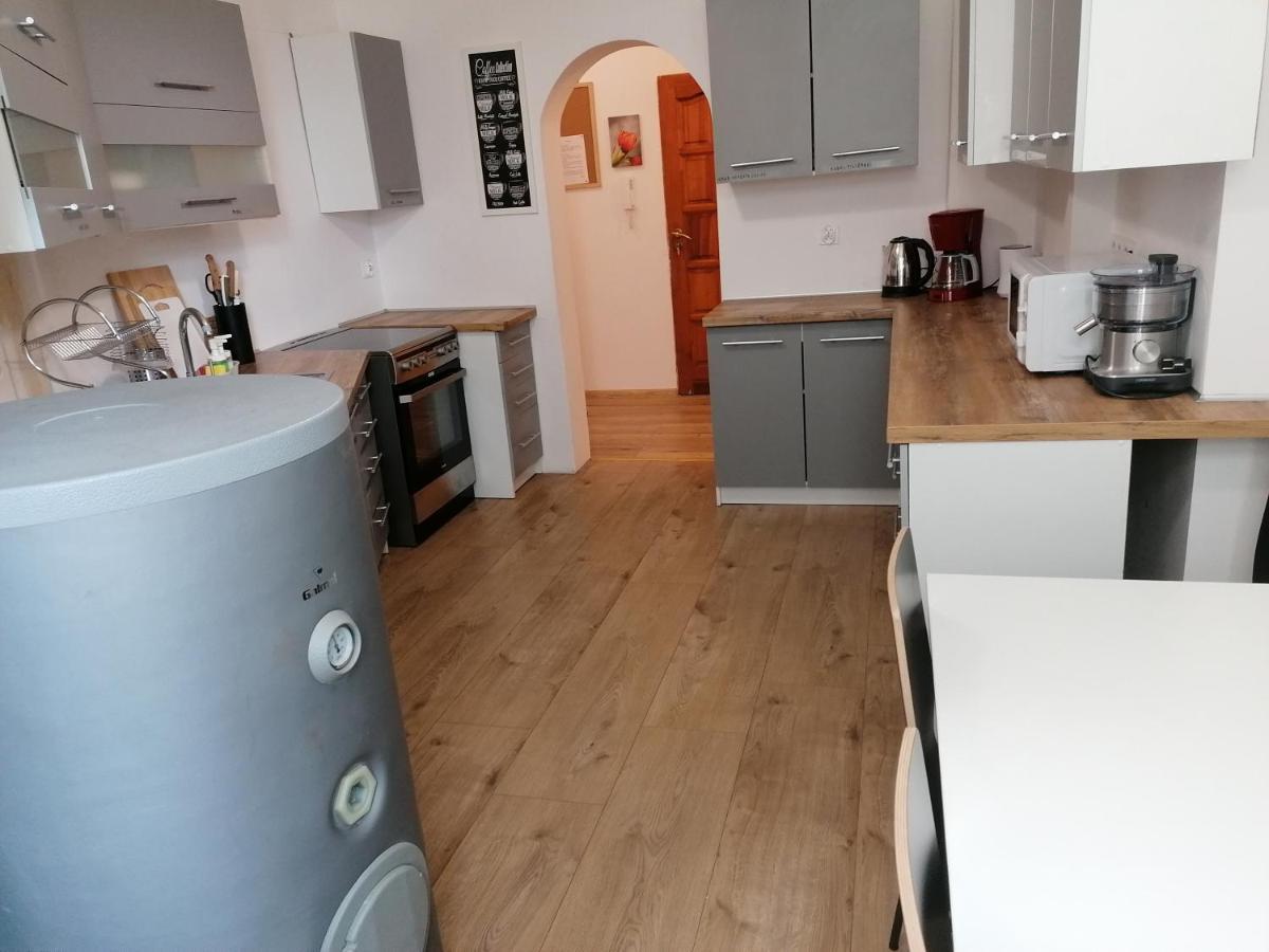 Hostel Tulip - Pokoj Jednoosobowy Nr 3 Ze Wspolna Lazienka I Kuchnia Щецин Экстерьер фото