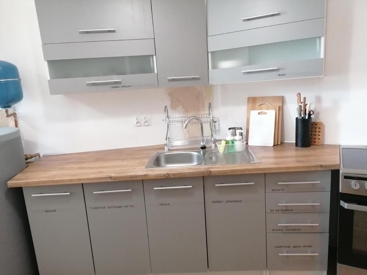Hostel Tulip - Pokoj Jednoosobowy Nr 3 Ze Wspolna Lazienka I Kuchnia Щецин Экстерьер фото