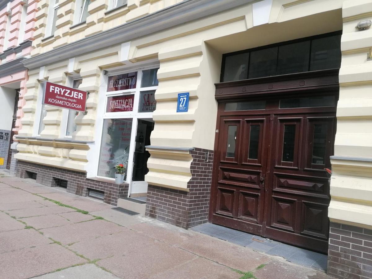 Hostel Tulip - Pokoj Jednoosobowy Nr 3 Ze Wspolna Lazienka I Kuchnia Щецин Экстерьер фото